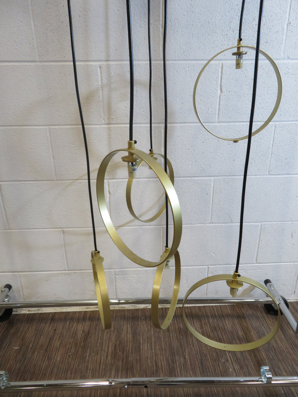 6-Light Hoop Chandelier in Gold